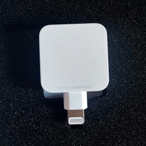 Square Reader for Magstripe (Lightning Connector) - Picture 6 of 6